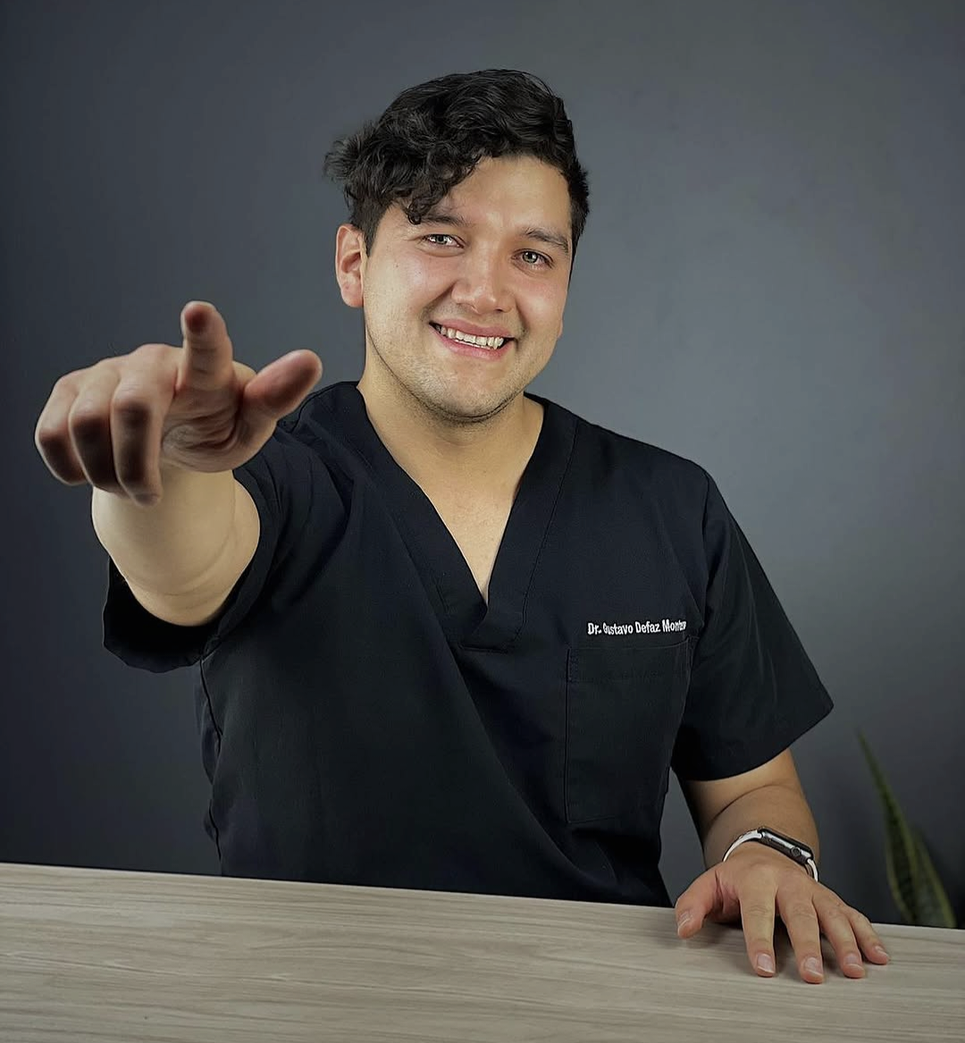 Dr.  Gustavo Defaz Montero